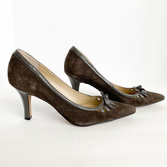 ADRIENNE VITTADINI Jacyn Brown Suede Heels Patent Leather Trim Bow Detail Sz 7.5 - Picture 7 of 8